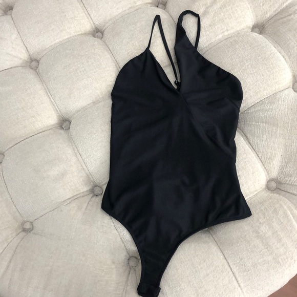 Fashion Nova Nobody Else Black Bodysuit NWT Size M - Picture 3 of 9